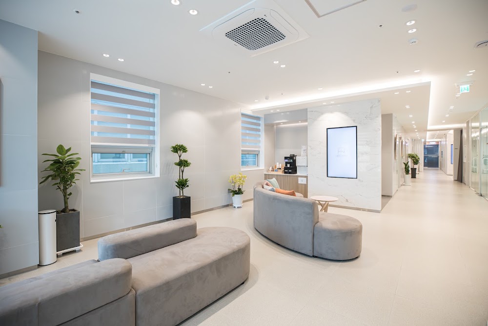 S Class Plastic Surgery Busan Seomyeon — clinic photo 3