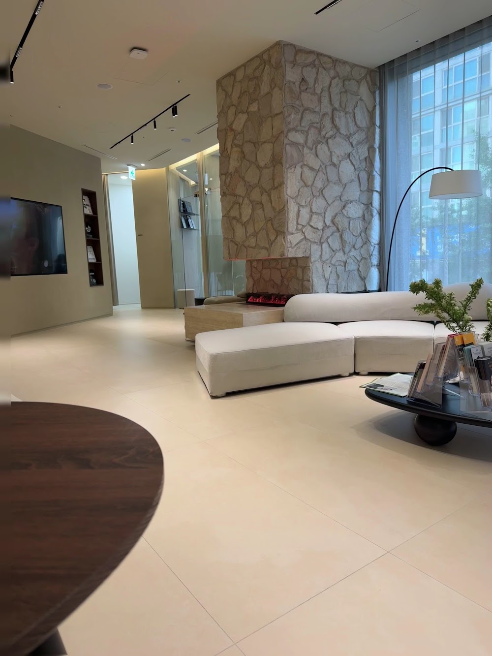 Mellow Dermatology Clinic Mapo Gongdeok Branch — clinic photo 3