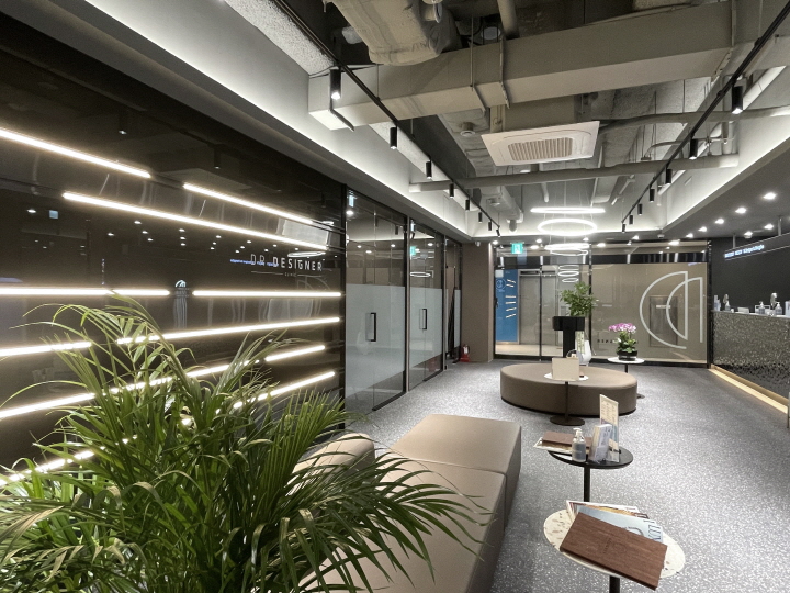 닥터디자이너의원 홍대 (DR. DESIGNER HONGDAE) — clinic photo 2
