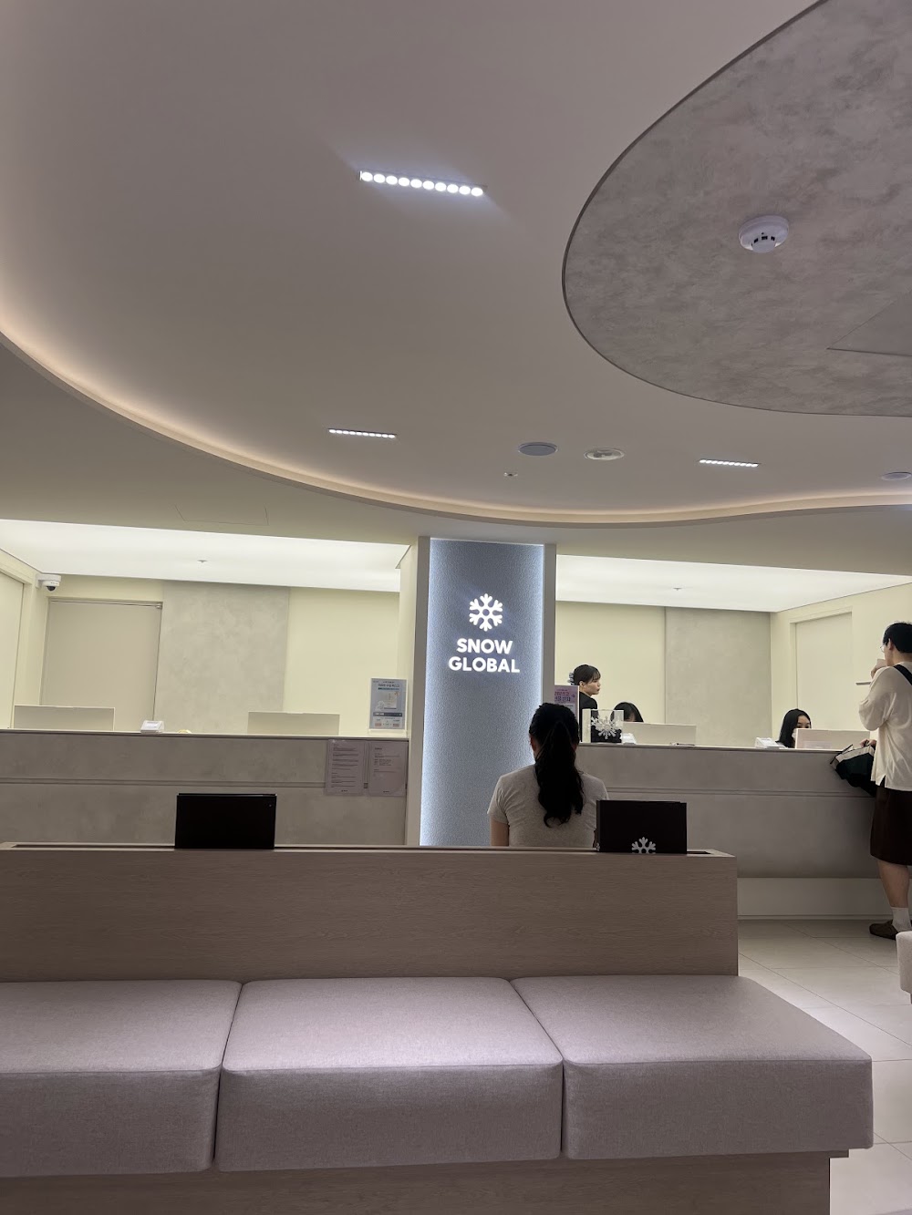 스노우글로벌의원 • Snow Global Clinic • スノーグローバルクリニック • 诗诺国际皮肤科医院 — clinic photo 3