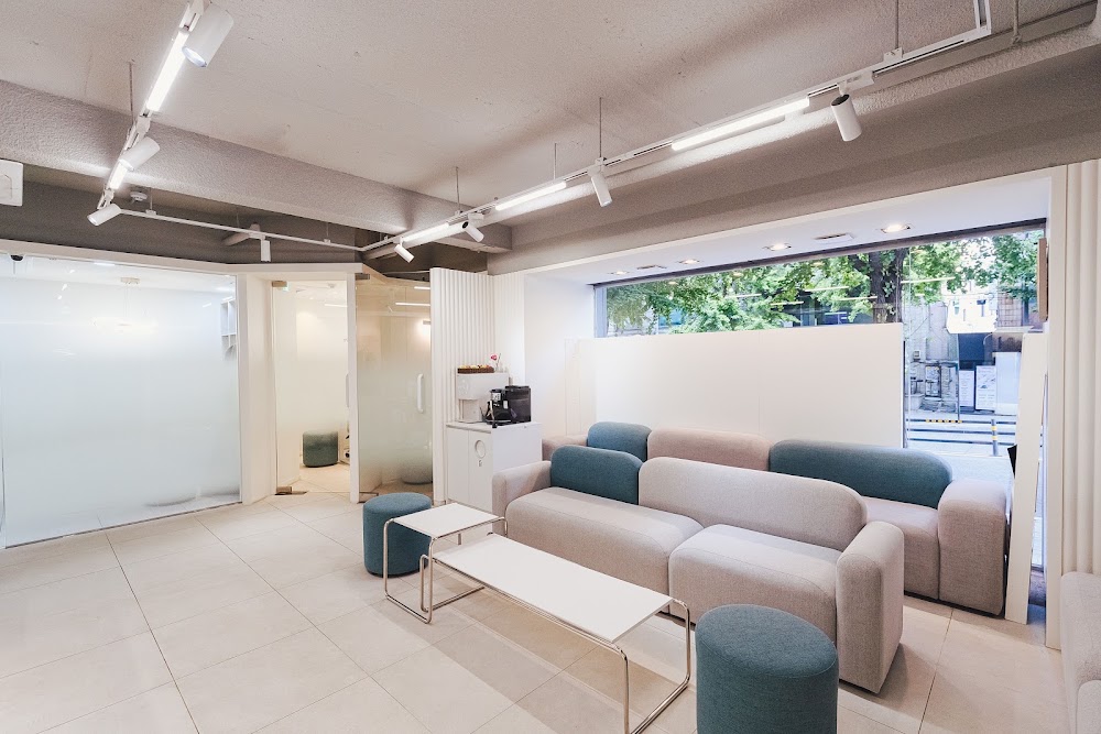 Image Up Plastic Surgery — clinic photo 2