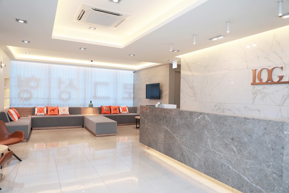 Log Plastic Surgery — clinic photo 2