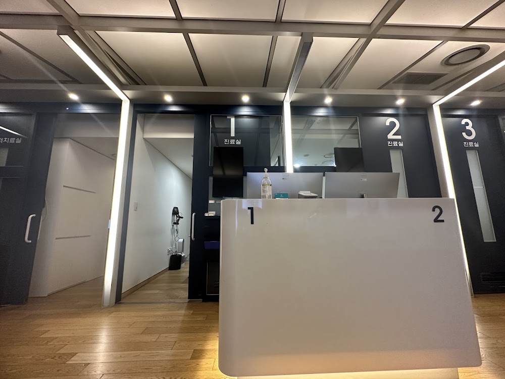 B&VIT Eye Center — clinic photo 3