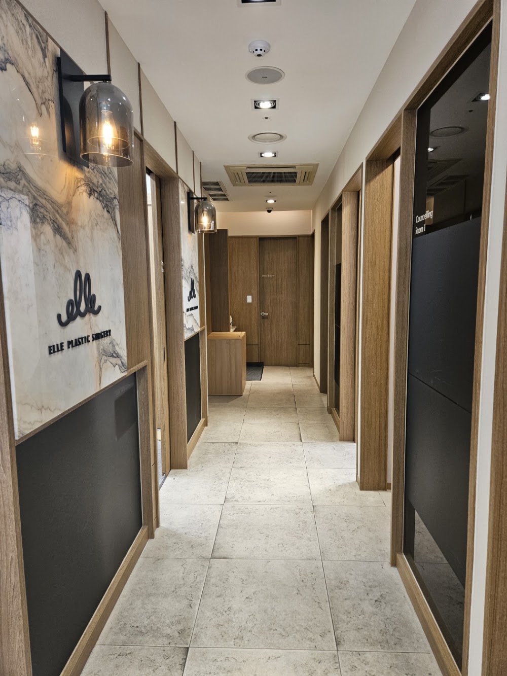 Elle Plastic Surgery — clinic photo 2