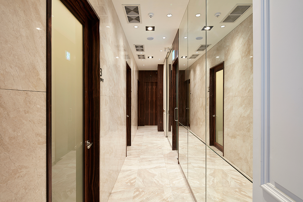 Face Line Plastic Surgery — clinic photo 3