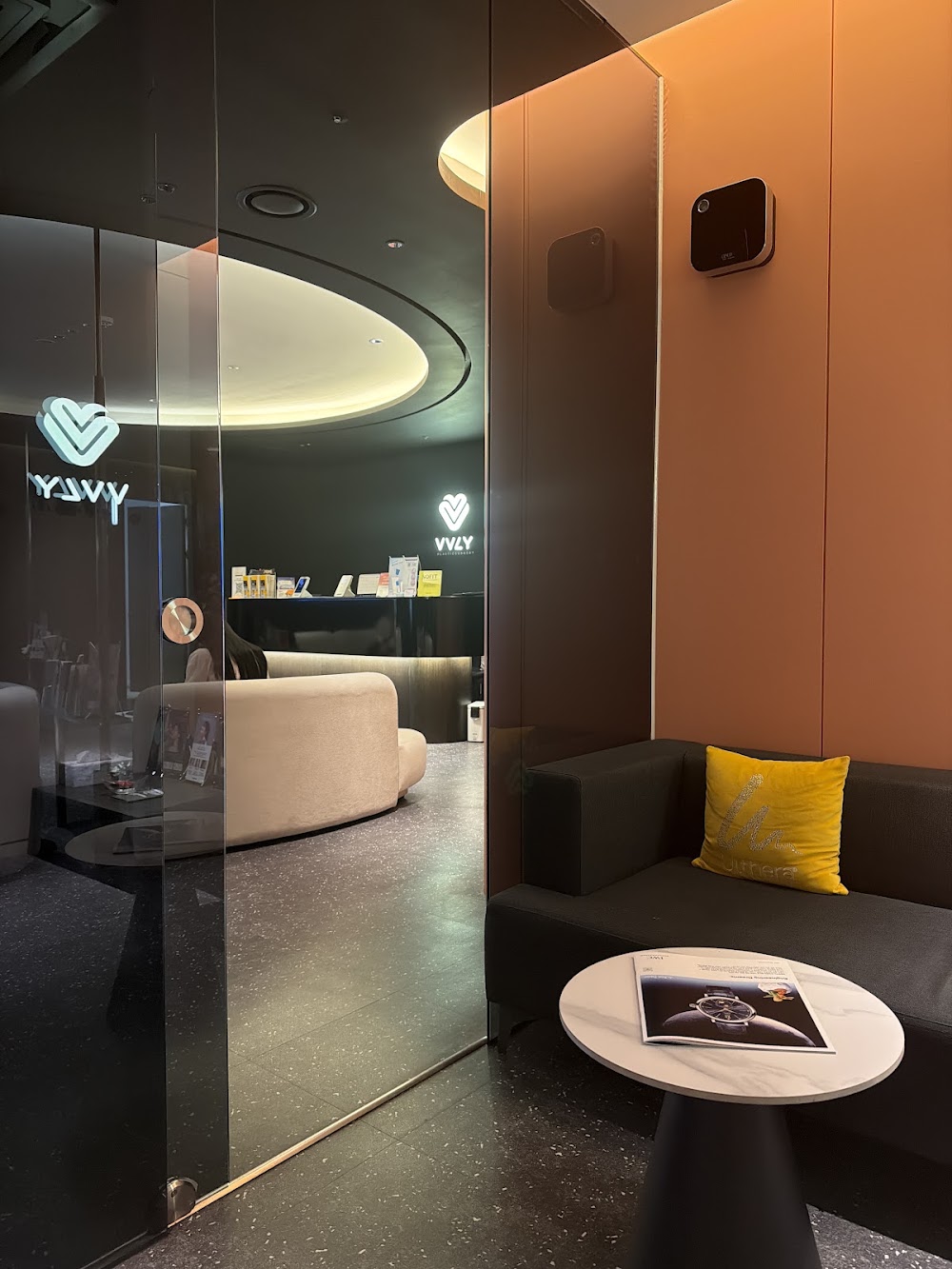 VVLY PLASTIC SURGERY — clinic photo 2