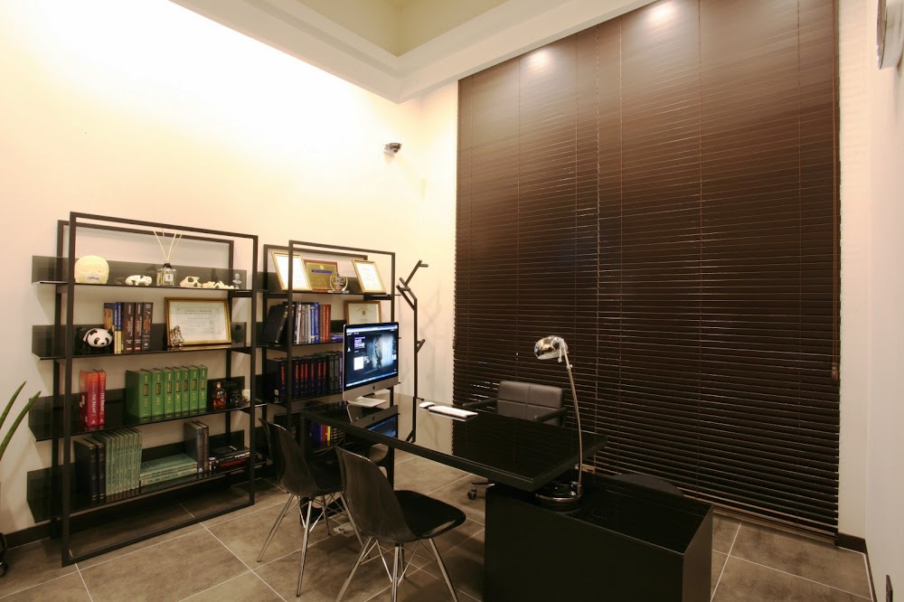H Plastic Surgery — clinic photo 3