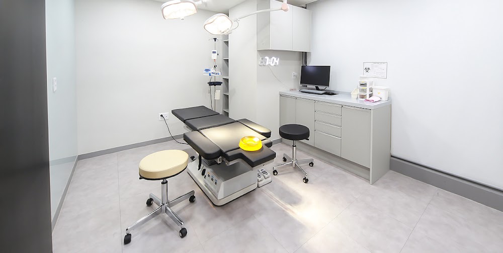 Custom Plastic Surgery Clinic — clinic photo 2
