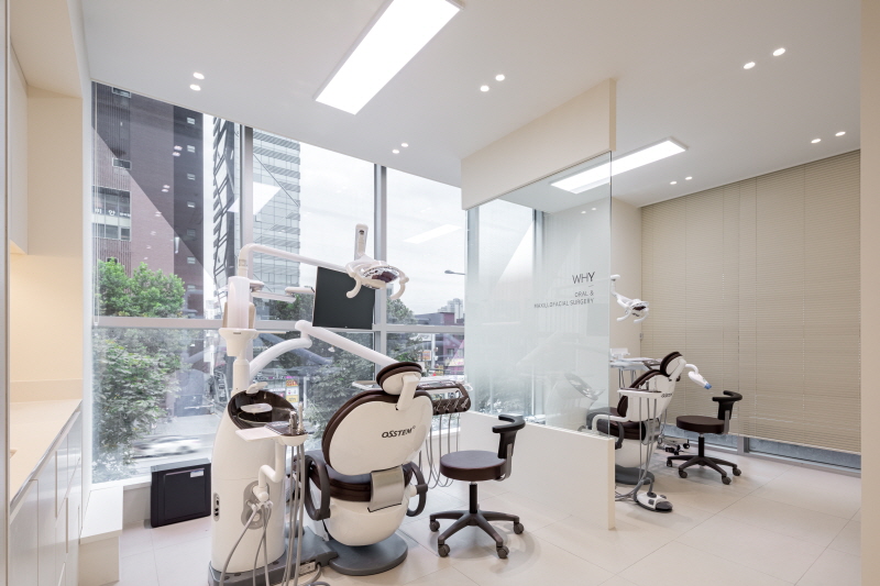 와이구강악안면외과치과의원 : WHY Oral & Maxillofacial Surgery — clinic photo 2