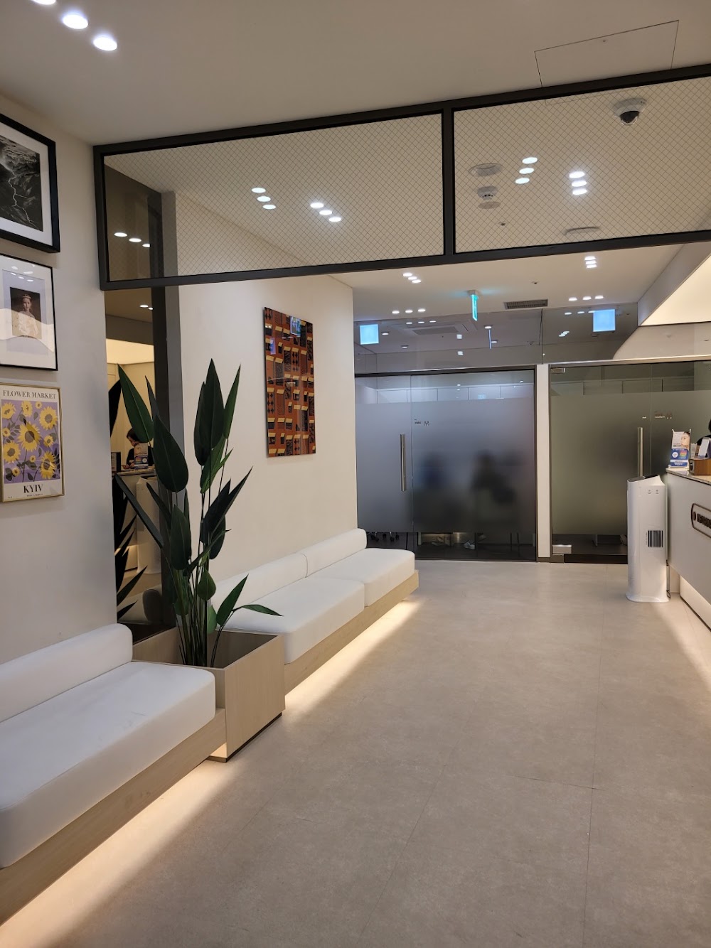 더새로이의원 THE SEROI Clinic | Liposuction & Body Contouring | Melanin Care Clinic — clinic photo 2