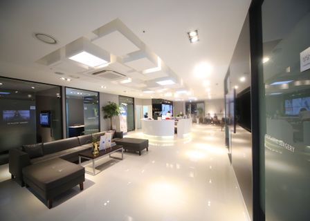 DH Plastic Surgery — clinic photo 2