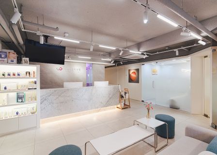Image Up Plastic Surgery — clinic photo 1