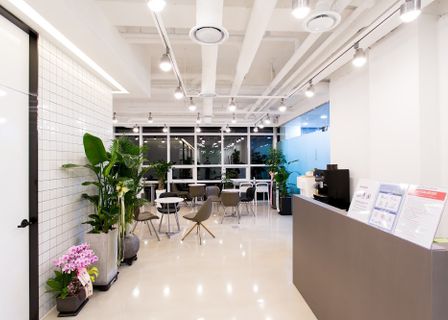 April 31 Plastic Surgery — clinic photo 1