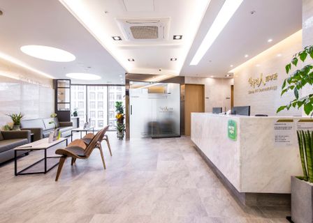 Sinsa In Clinic, dermatologist - 신사인 피부과의원 — clinic photo 3