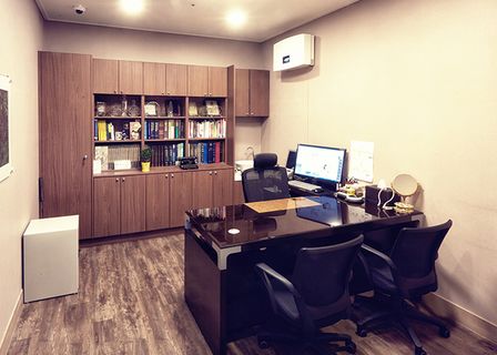 hb Plastic Surgery — clinic photo 1