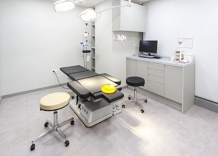 Custom Plastic Surgery Clinic — clinic photo 2