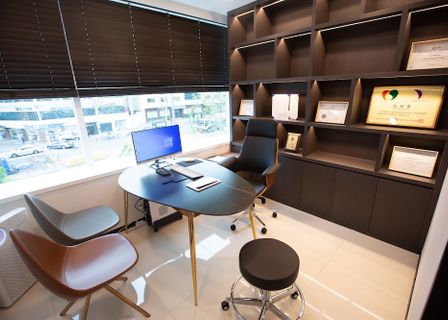 SH Plastic Surgery — clinic photo 2